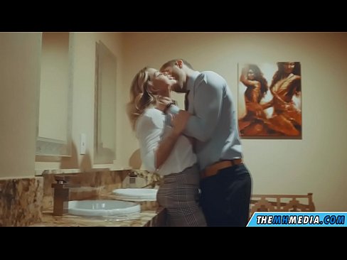 ❤️ جڏهن هڪ busty سنهري اوھان کي هڪ عوامي آرام روم ۾ seduces ️❌ سپر جنسي تي sd.sex-porntube.ru